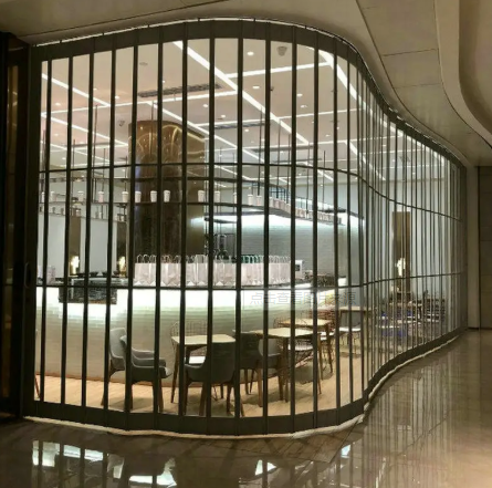 弧形水晶門(mén)