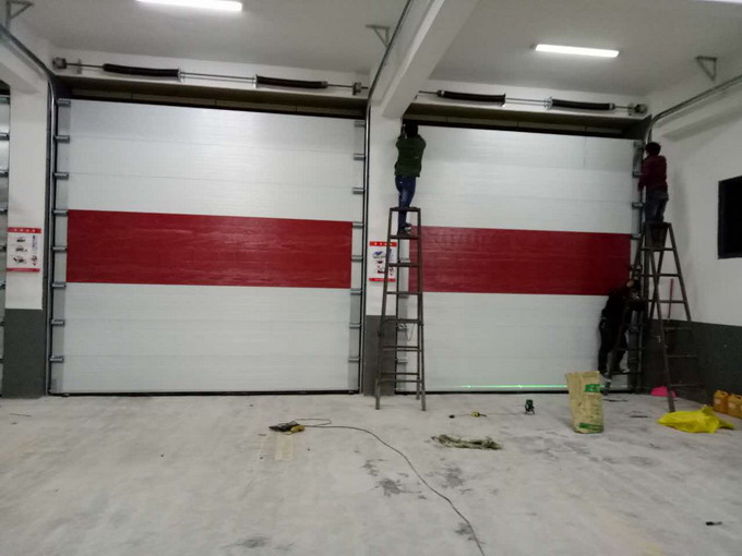 大型車庫門.jpg 大型車庫門.jpg