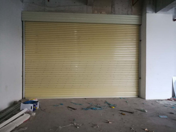 電動(dòng)卷閘門.jpg 電動(dòng)卷閘門.jpg